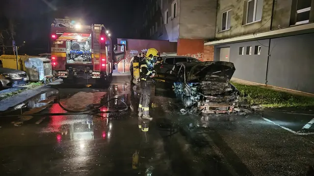 Dnes v noci 💤, krátko po 0:30 nás KOS 🚨 vyslalo ku požiaru 🔥 OMV v Martine - Priekope