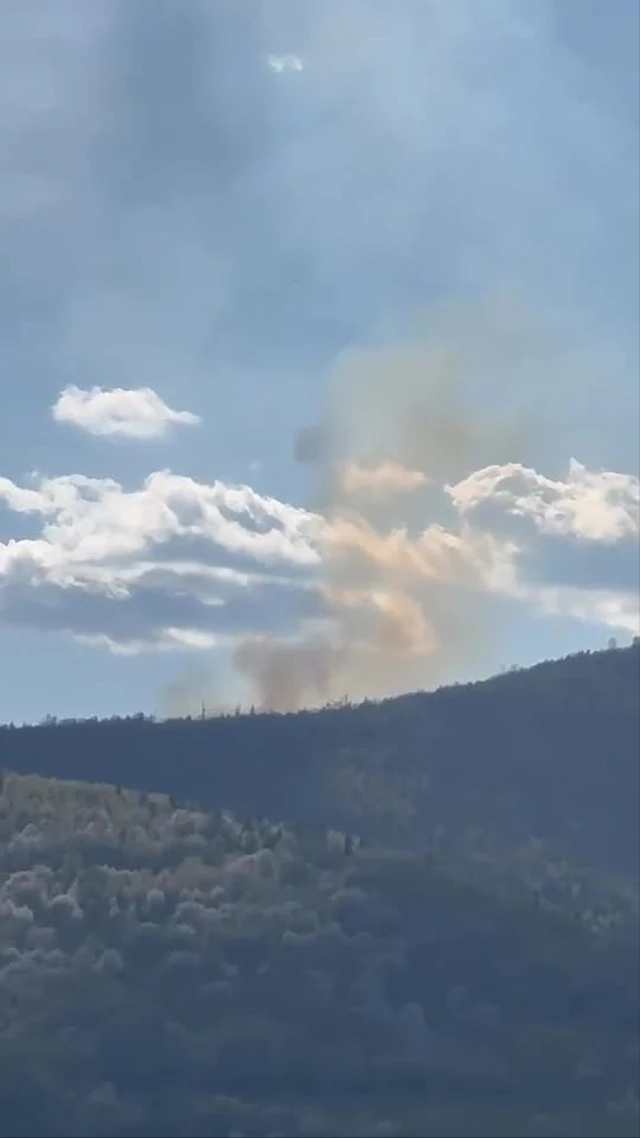 Dnes 18.04. ohlásený požiar lesného porastu v Chyžnom lokalita Kohút tesne pred 16.00, príchod na zbrojnicu po 23.00, ďakujeme za zvládnutý ...